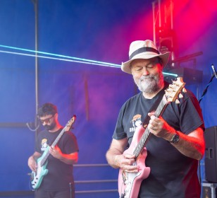 Brass-Monkees-Base-Guitar