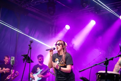 Brass-Monkees-Female-Vocals