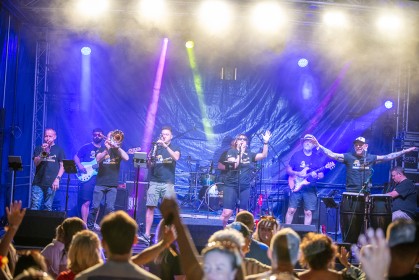 Brass-Monkees-on-Stage