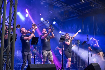 Brass-Monkees-on-Stage2